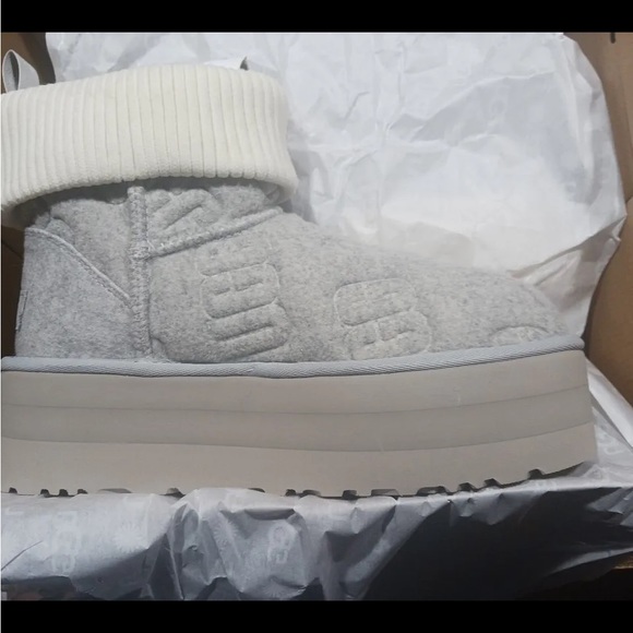 Womend Ugg Classic Mini Platform Felted Boot Sz 7 With box - Picture 2 of 9
